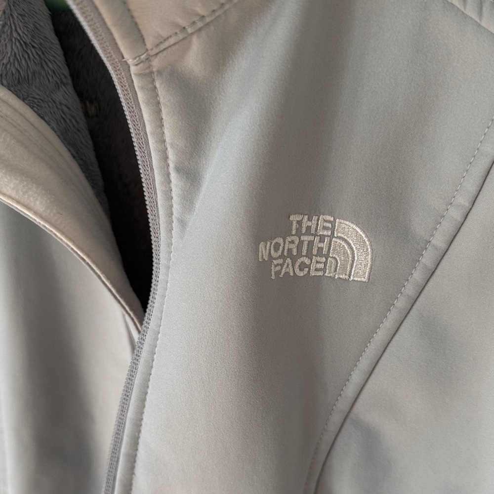 The North Face Women's Light Gray Jacket - Picture 3 of 7